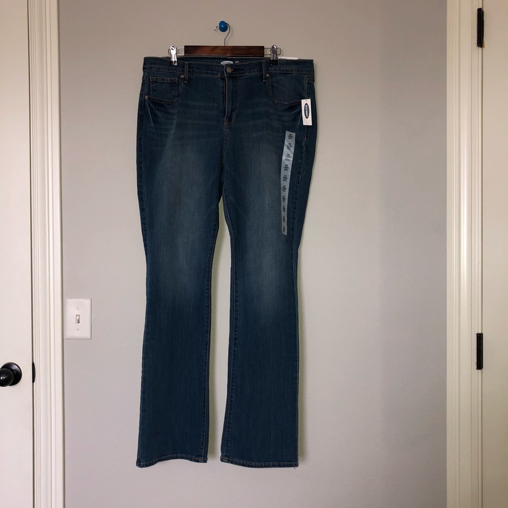 Curvy bootcut jeans